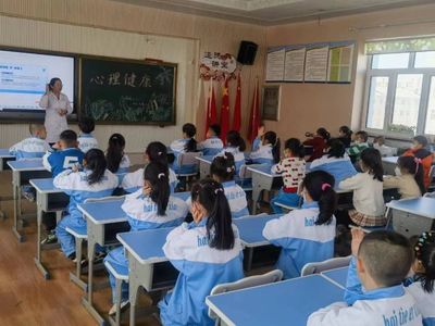 海拉爾區(qū)衛(wèi)生健康委深入推進(jìn)新時(shí)代文明實(shí)踐志愿服務(wù)，擦亮健康咨詢(xún)服務(wù)品牌